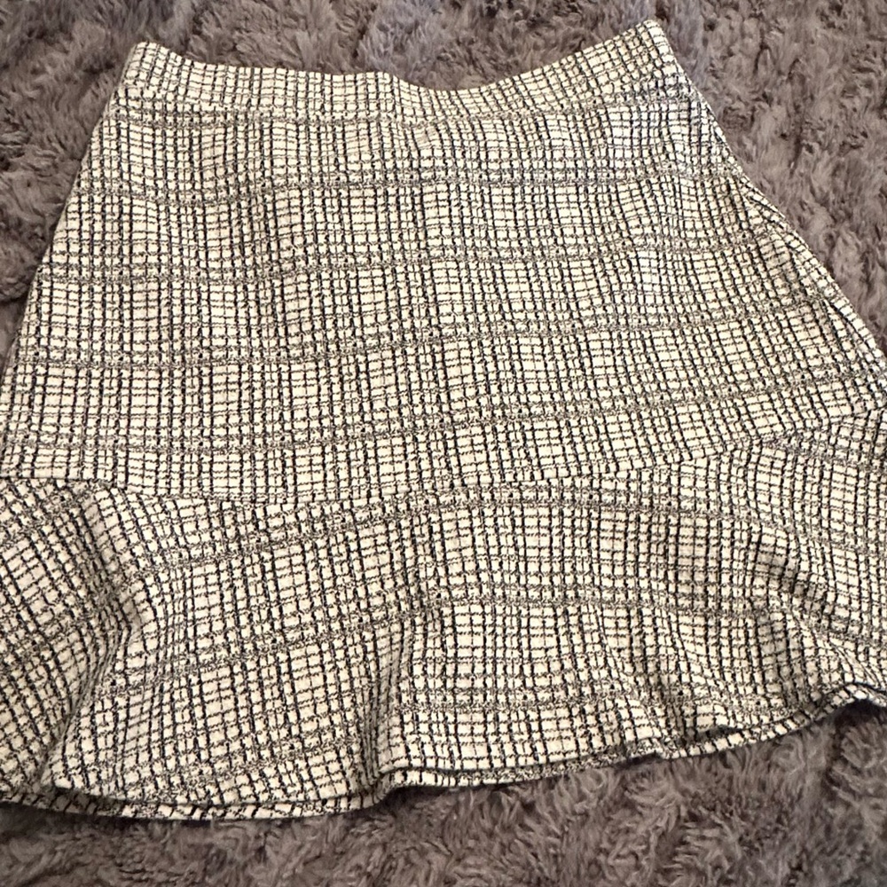 LOFT Black and White Ruffled Skirt